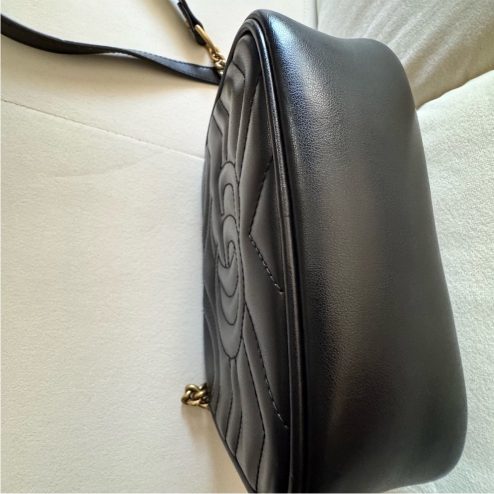 Gucci Black Chevron Crossbody Bag with Gold Details - Picture 8 of 10